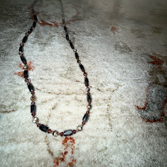 Elegant Black and Gold Magnet Hermatite Beaded Necklace - Picture 5 of 5